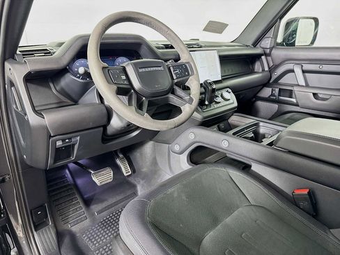 Used 2023 Land Rover Defender 90 V8 image 9