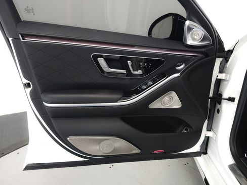 Used 2023 Mercedes-Benz S 580 4MATIC Sedan image 5