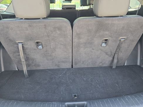 Used 2022 Kia Sorento S w/ Panoramic Sunroof Package FWD image 14