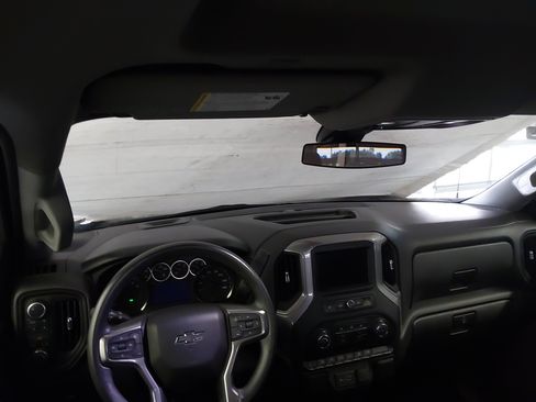 Used 2022 Chevrolet Silverado 1500 Custom Trail Boss w/ Safety Confidence Package AWD/4WD image 5