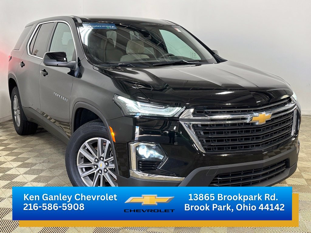 Used 2023 Chevrolet Traverse LS FWD image 4