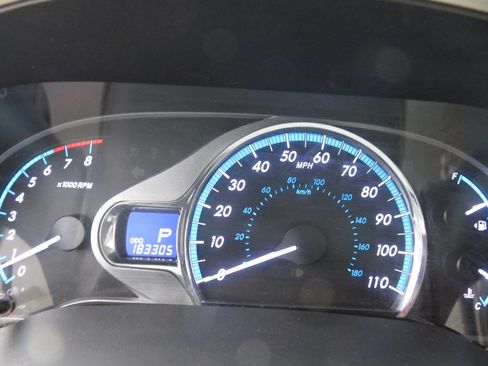 Used 2014 Toyota Sienna XLE image 15