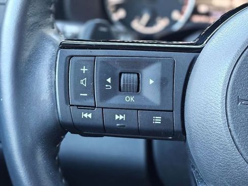 Certified 2025 Nissan Pathfinder SL image 17