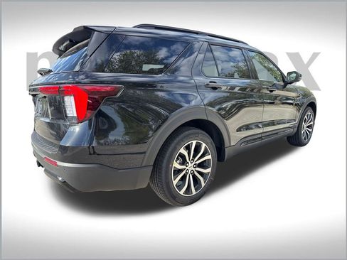 New 2026 Ford Explorer ST-Line image 13