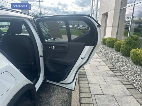 Used 2025 Volvo XC40 B5 Plus AWD/4WD image 14
