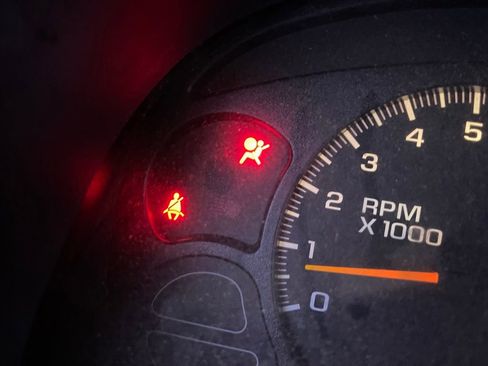 Used 2003 Chevrolet Silverado 2500 LS image 53