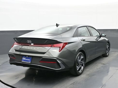 Certified 2025 Hyundai Elantra Sport image 4