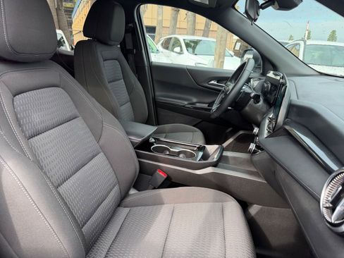 Used 2025 Chevrolet Equinox LT image 37