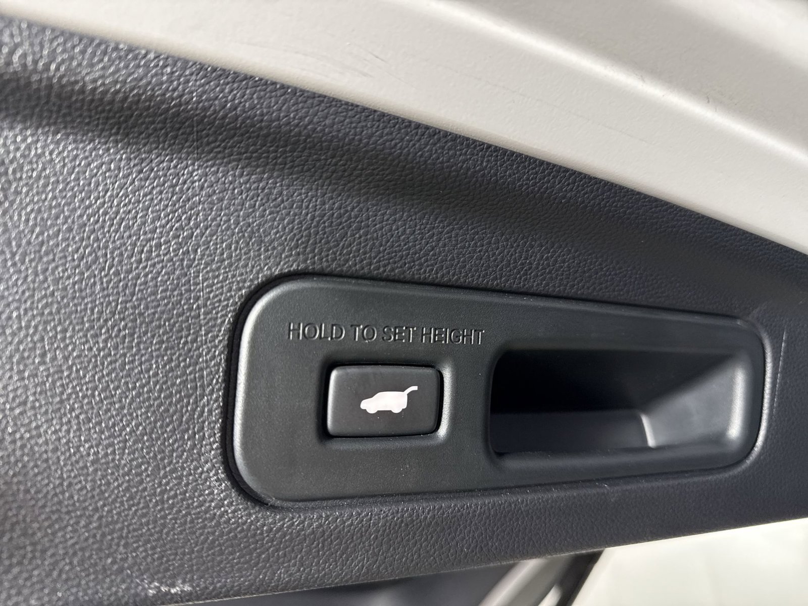 Used 2023 Acura MDX SH-AWD image 37