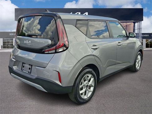 Certified 2023 Kia Soul LX w/ LX Technology Package image 6