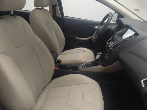 Used 2018 Ford Focus Titanium FWD image 21