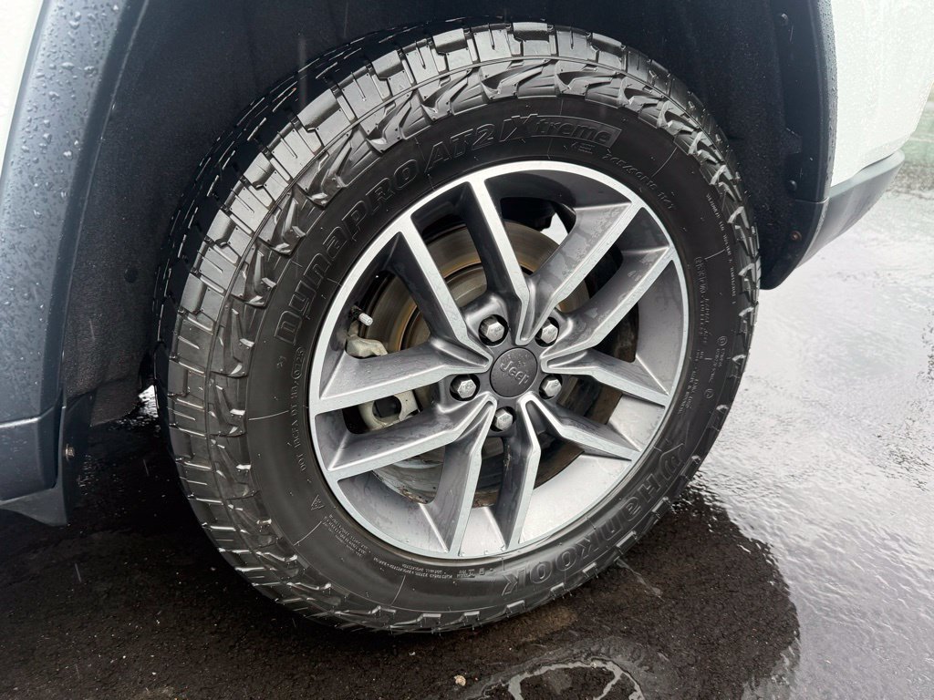 Used 2021 Jeep Grand Cherokee Limited AWD/4WD image 29