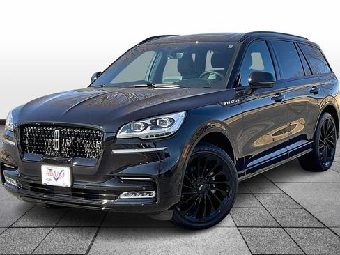 Certified 2024 Lincoln Aviator Reserve w/ Equipment Group 201A image 3