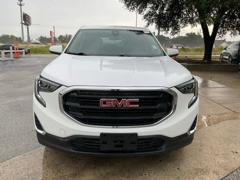 Used 2021 GMC Terrain SLE FWD image 2