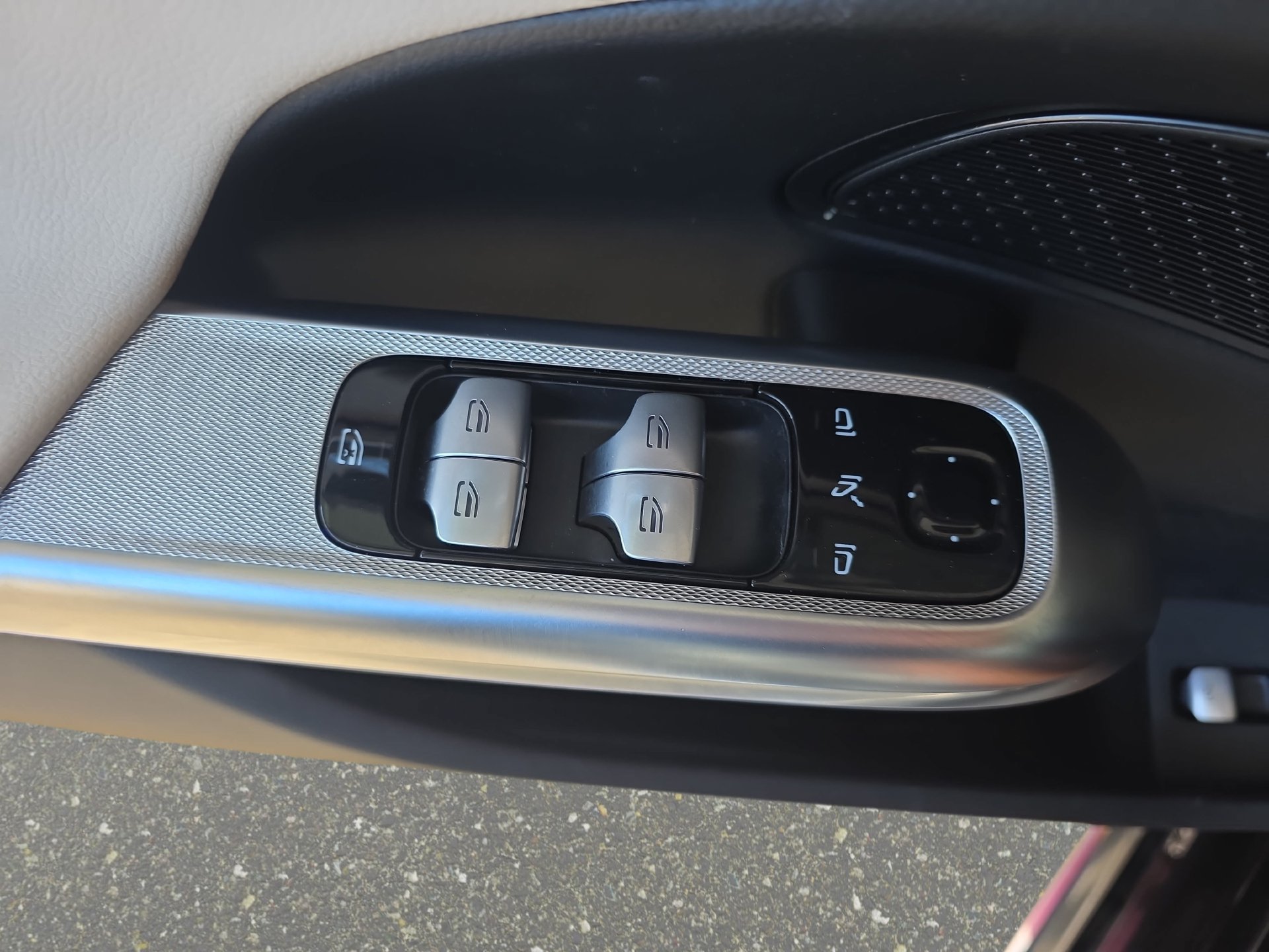 Used 2025 Mercedes-Benz E 350 4MATIC Sedan image 27