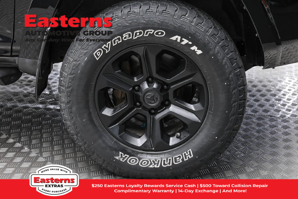 Used 2014 Toyota 4Runner SR5 AWD/4WD image 32