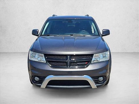 Used 2019 Dodge Journey Crossroad w/ Driver Convenience Group FWD image 2