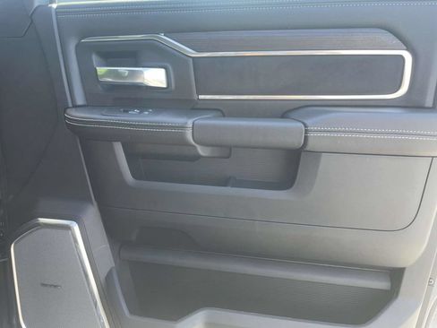 New 2026 RAM 2500 Laramie AWD/4WD image 16