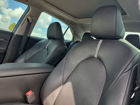 Used 2021 Toyota Camry XSE FWD image 21