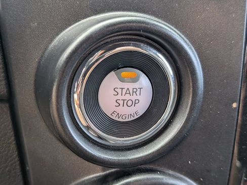 Used 2024 Nissan Titan PRO-4X w/ Pro-4x Convenience Package AWD/4WD image 19