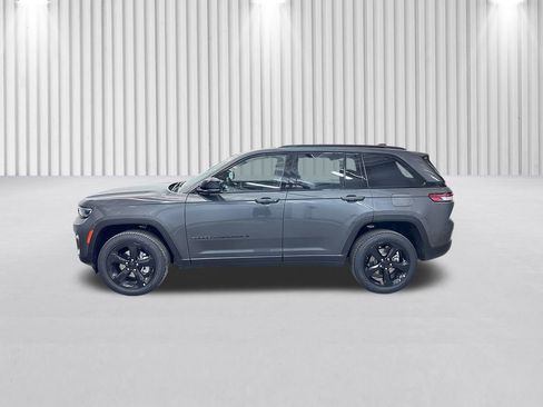 New 2025 Jeep Grand Cherokee Limited w/ Black Appearance Package image 8