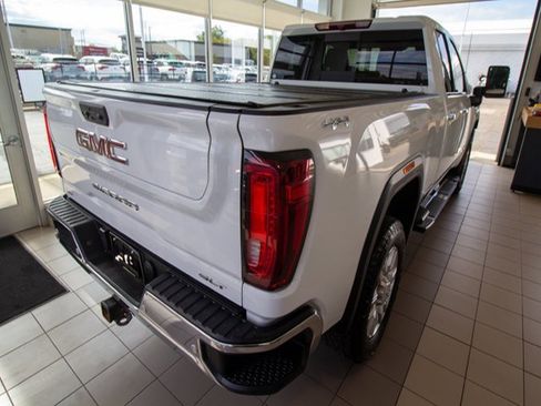 Used 2022 GMC Sierra 2500 SLT w/ SLT Preferred Package image 7