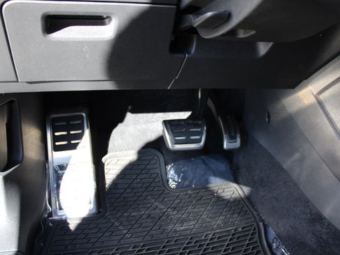 Used 2021 Volkswagen Tiguan SEL Premium R-Line image 21