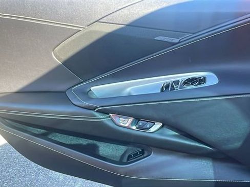 Used 2021 Chevrolet Corvette Stingray Coupe w/ Z51 Performance Package image 22
