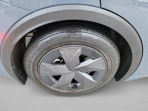 Used 2024 Toyota Prius LE FWD image 11