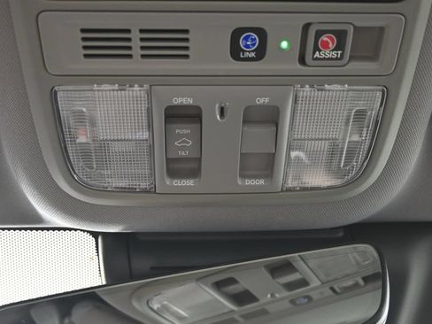 Used 2018 Honda Accord Touring image 35