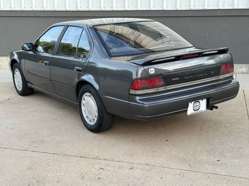 Used 1989 Nissan Maxima SE image 21
