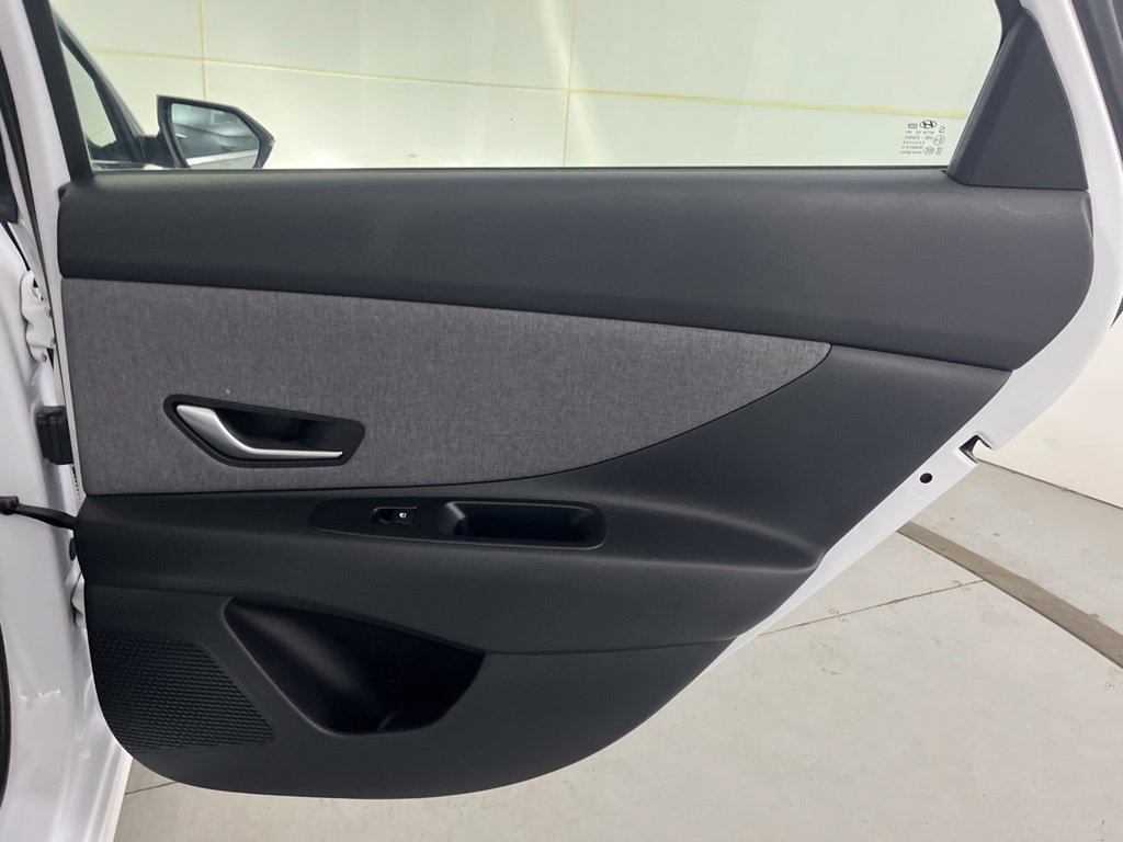Used 2024 Hyundai Elantra Limited FWD image 28