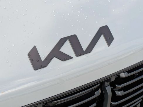 Certified 2025 Kia Sorento X-Line EX AWD/4WD image 13