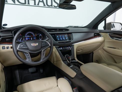 Used 2017 Cadillac XT5 Premium Luxury image 16