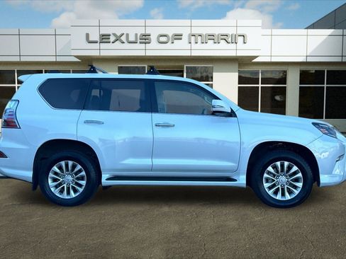 Used 2022 Lexus GX 460 Luxury w/ Off Road Package AWD/4WD image 7
