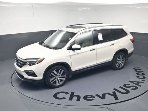 Used 2016 Honda Pilot Touring image 29