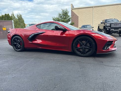 Used 2021 Chevrolet Corvette Stingray Premium Cpe w/ Z51 Performance Package RWD image 8