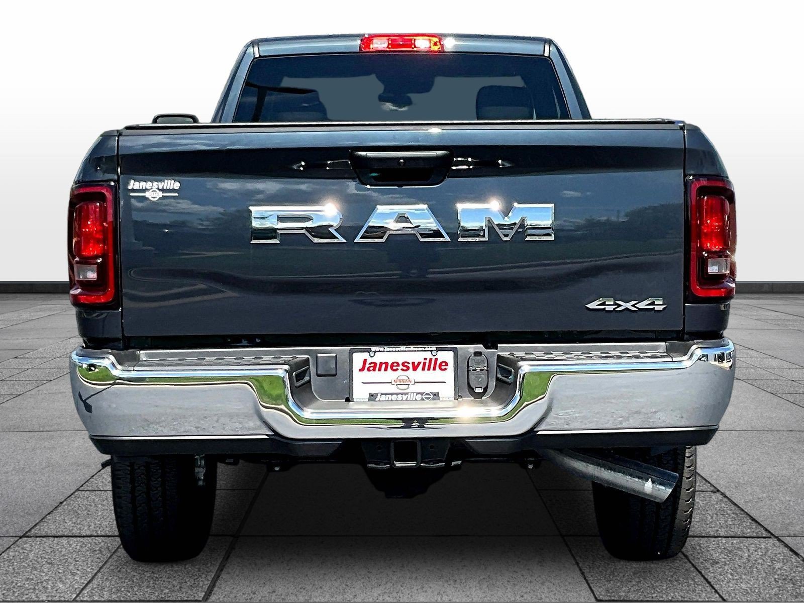 Used 2026 RAM 2500 Tradesman w/ Chrome Appearance Group AWD/4WD image 6