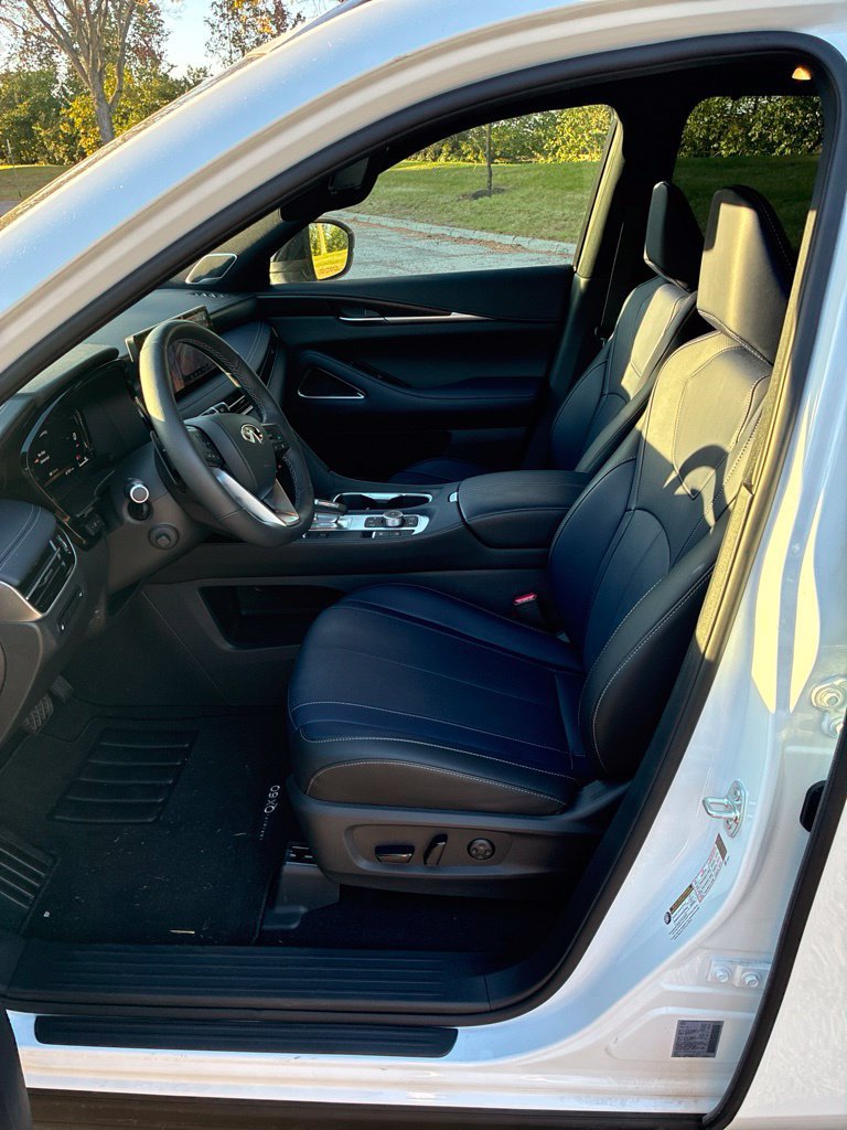 Used 2026 INFINITI QX60 Sport w/ Dark Cargo Package AWD/4WD image 7