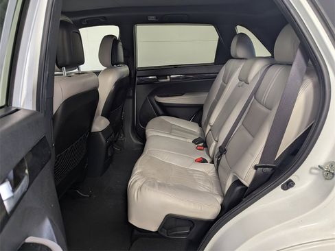 Used 2014 Kia Sorento SX w/ 3rd Row Package image 22