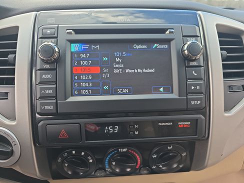 Used 2013 Toyota Tacoma 4x4 Double Cab w/ SR5 Pkg image 23