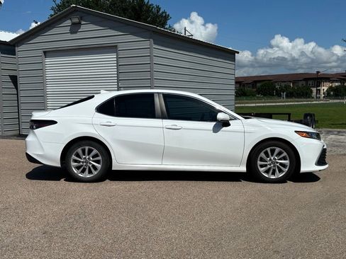 Used 2023 Toyota Camry LE FWD image 4
