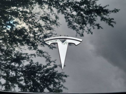 Used 2023 Tesla Model 3 Standard Range RWD image 5