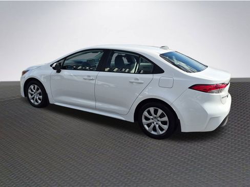 Used 2026 Toyota Corolla LE image 5