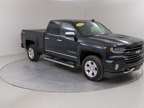 Used 2016 Chevrolet Silverado 1500 LTZ Z71 w/ LTZ Plus Package AWD/4WD image 10