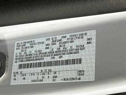Used 2025 Ford Escape ST-Line FWD image 12
