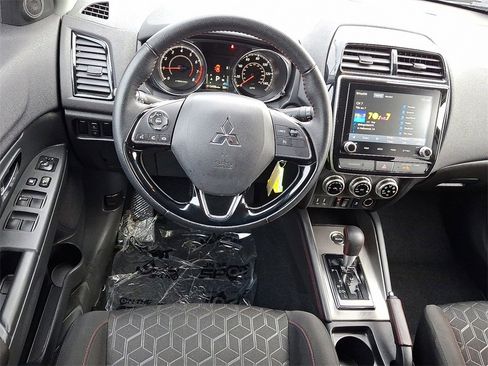 Used 2024 Mitsubishi Outlander Sport LE image 2
