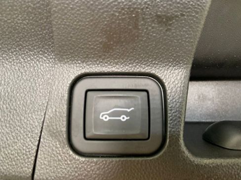 Used 2023 GMC Acadia AT4 w/ Technology Package AWD/4WD image 12