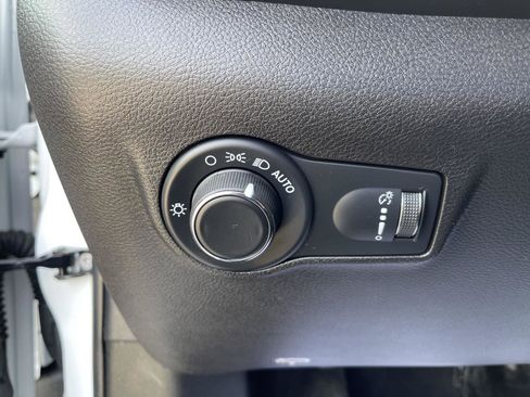Used 2023 Jeep Compass Sport AWD/4WD image 15