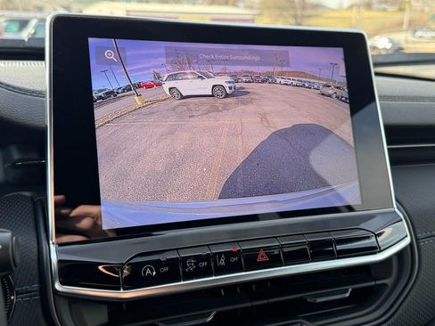 New 2026 Jeep Compass Latitude image 14